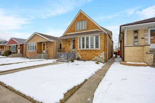 5525 S Moody Avenue, Chicago, IL 60638