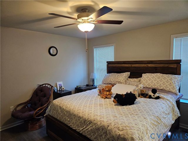 484 Latane Dr, Colonial Beach, VA 22443