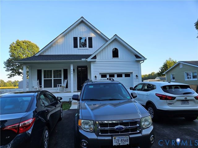 484 Latane Dr, Colonial Beach, VA 22443