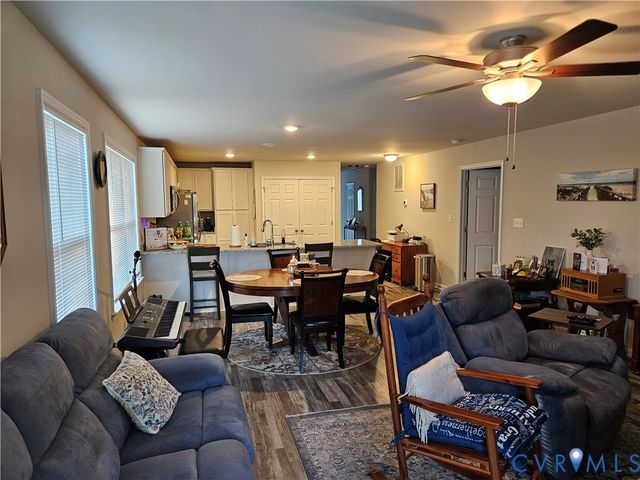 484 Latane Dr, Colonial Beach, VA 22443