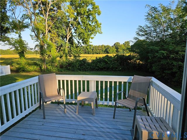 484 Latane Dr, Colonial Beach, VA 22443