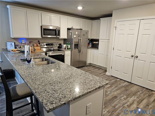 484 Latane Dr, Colonial Beach, VA 22443