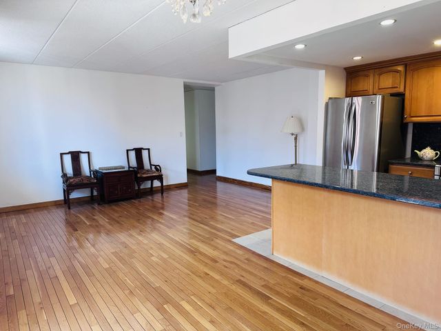136-17 Maple Avenue 5A, Flushing, NY 11355