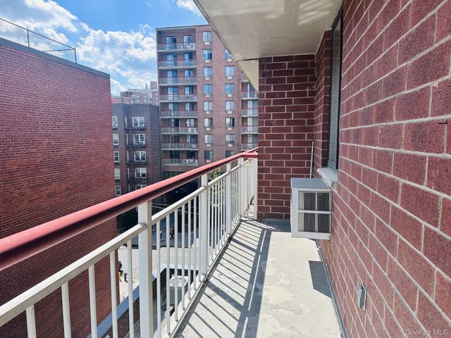 136-17 Maple Avenue 5A, Flushing, NY 11355