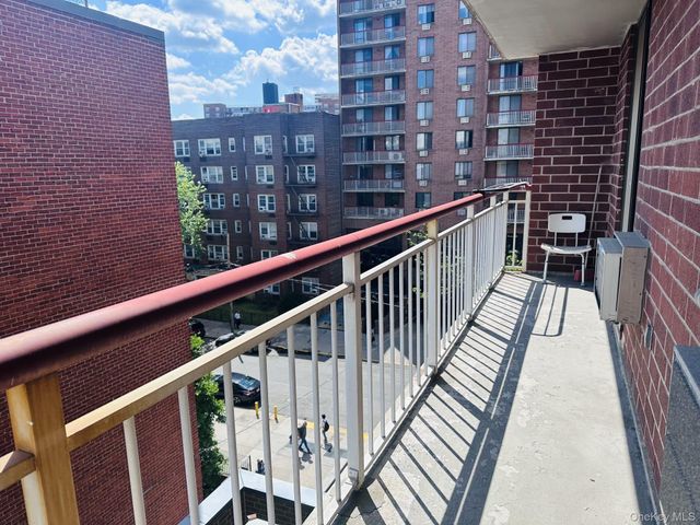 136-17 Maple Avenue 5A, Flushing, NY 11355