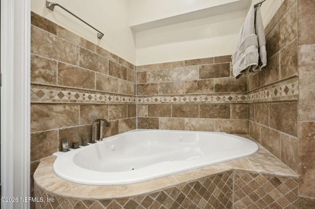 16570 SAND HILL Drive, Jacksonville, FL 32226