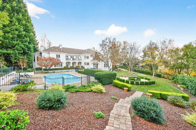 1527 Honey Suckle Ct, Pleasanton, CA 94588