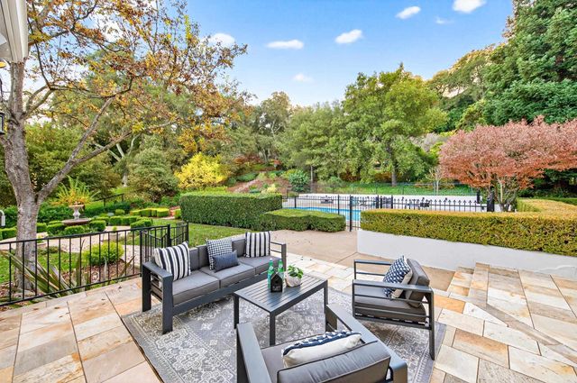 1527 Honey Suckle Ct, Pleasanton, CA 94588