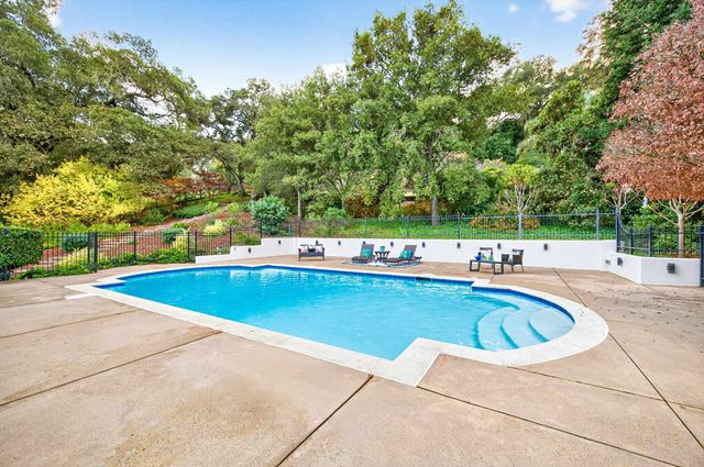 1527 Honey Suckle Ct, Pleasanton, CA 94588