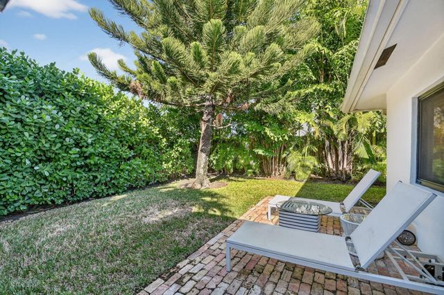 2904 Spanish Trail, Delray Beach, FL 33483