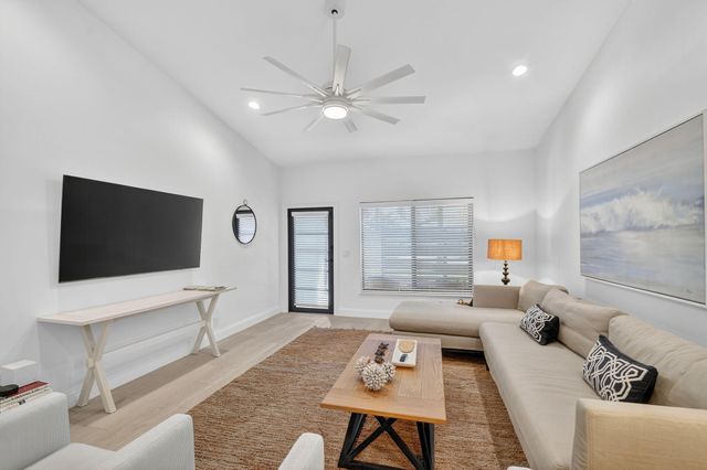 2904 Spanish Trail, Delray Beach, FL 33483