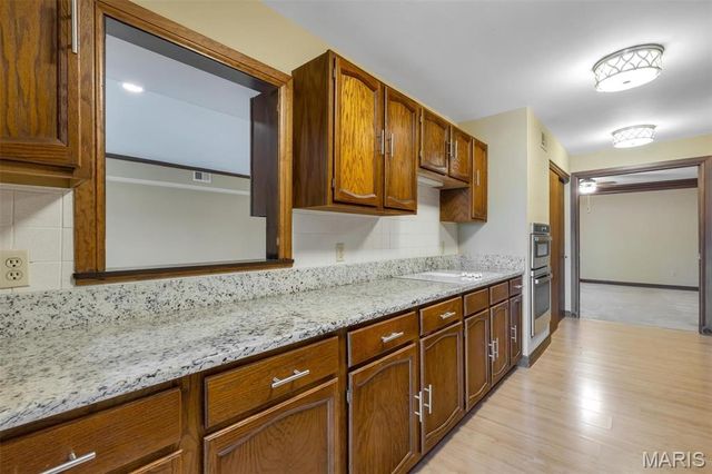 14300 Conway Meadows Court 303, Chesterfield, MO 63017