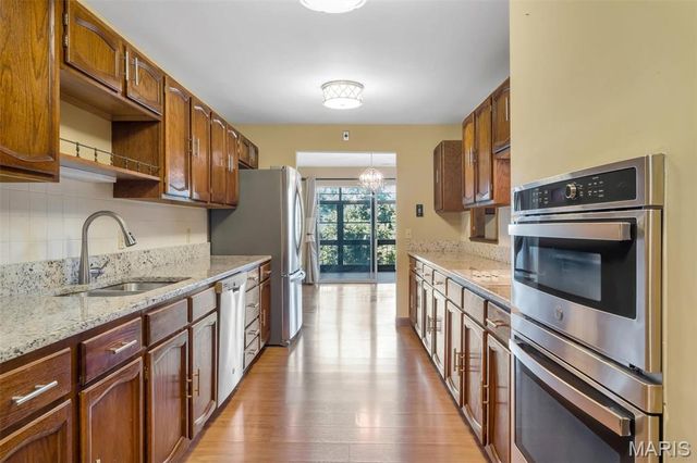 14300 Conway Meadows Court 303, Chesterfield, MO 63017