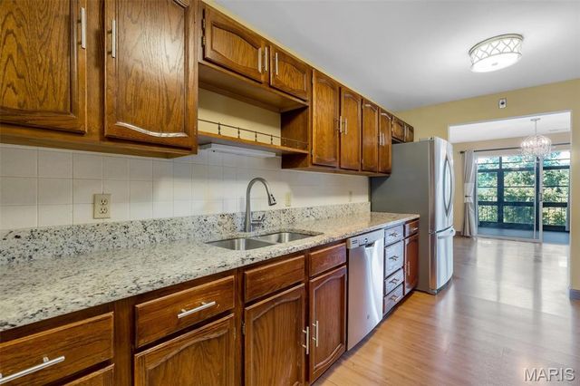 14300 Conway Meadows Court 303, Chesterfield, MO 63017