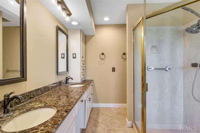14300 Conway Meadows Court 303, Chesterfield, MO 63017