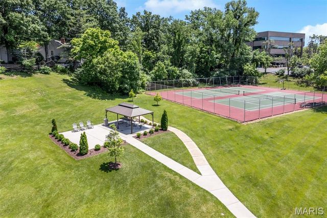 14300 Conway Meadows Court 303, Chesterfield, MO 63017
