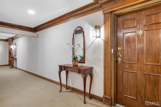 14300 Conway Meadows Court 303, Chesterfield, MO 63017