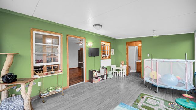 810 W 8th Street, Hobart, IN 46342