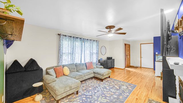 810 W 8th Street, Hobart, IN 46342