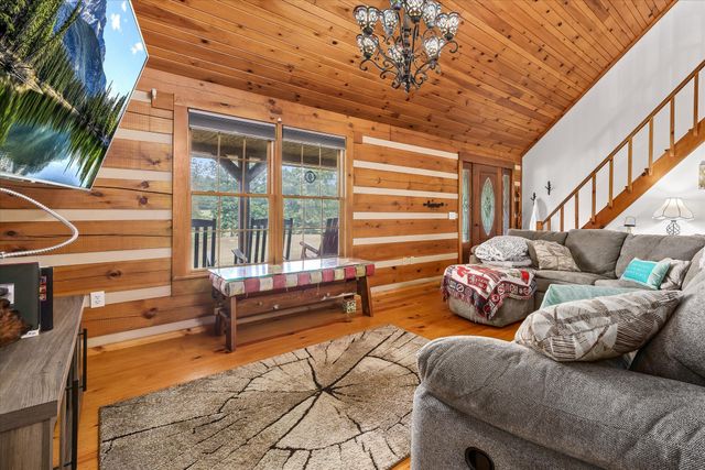 385 Paul Reecer Rd, Moss, TN 38575