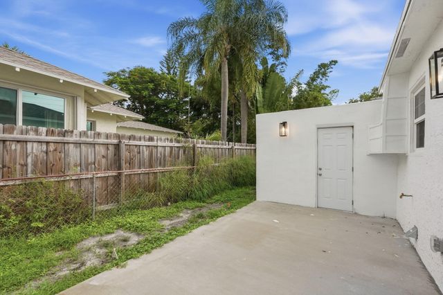 5203 N FLAGLER Drive, West Palm Beach, FL 33407
