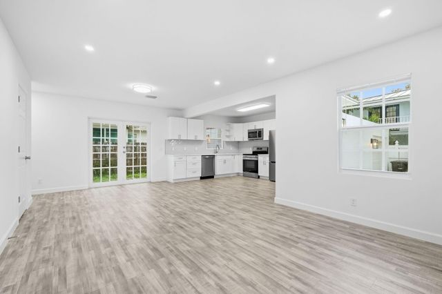 5203 N FLAGLER Drive, West Palm Beach, FL 33407