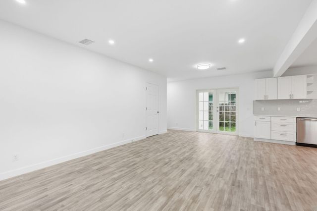 5203 N FLAGLER Drive, West Palm Beach, FL 33407