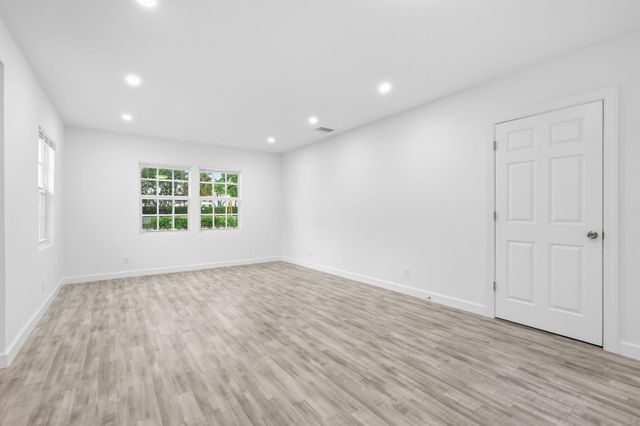 5203 N FLAGLER Drive, West Palm Beach, FL 33407