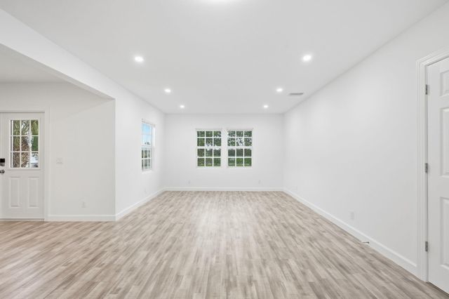 5203 N FLAGLER Drive, West Palm Beach, FL 33407