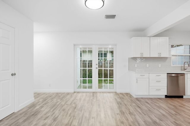 5203 N FLAGLER Drive, West Palm Beach, FL 33407