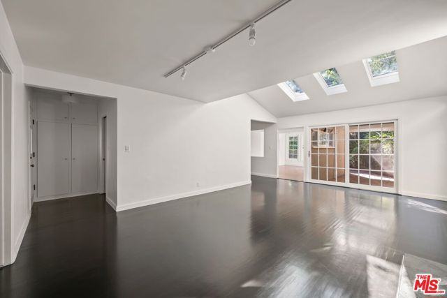 3621 Longview Valley Road, Sherman Oaks, CA 91423