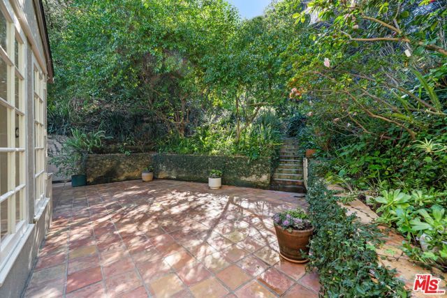 3621 Longview Valley Road, Sherman Oaks, CA 91423