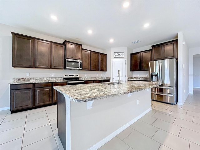 10609 LAXER CAY LOOP, San Antonio, FL 33576