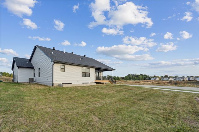 1289 Covered Wagon Drive, Iowa City, IA 52245