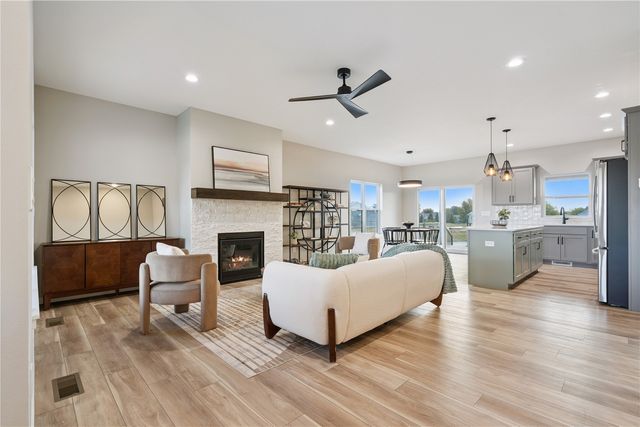 1289 Covered Wagon Drive, Iowa City, IA 52245