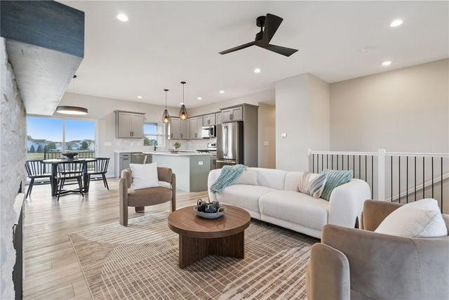 1289 Covered Wagon Drive, Iowa City, IA 52245