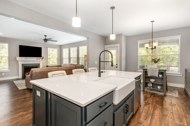 203 Caroline Way, Mount Juliet, TN 37122