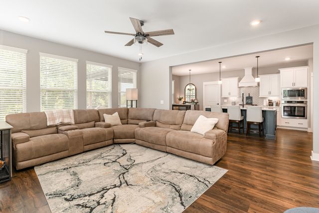 203 Caroline Way, Mount Juliet, TN 37122