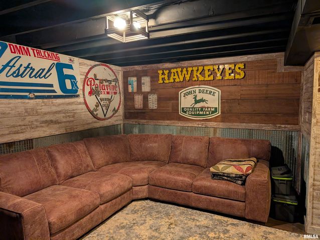 21 MANOR Drive, Park View, IA 52748