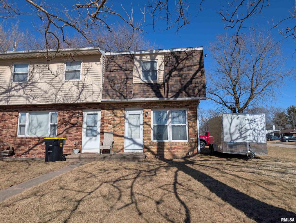 21 MANOR Drive, Park View, IA 52748