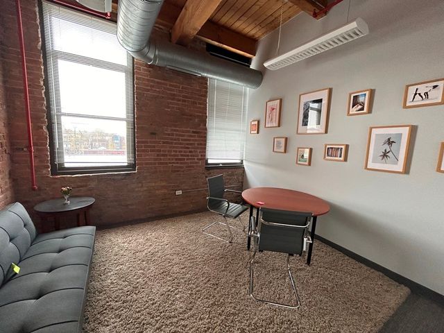 700 N Sacramento Boulevard, Chicago, IL 60612