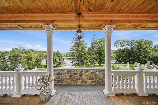 7 Lake Avenue, Monroe, NY 10950