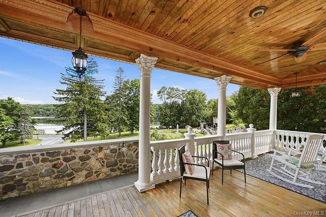 7 Lake Avenue, Monroe, NY 10950