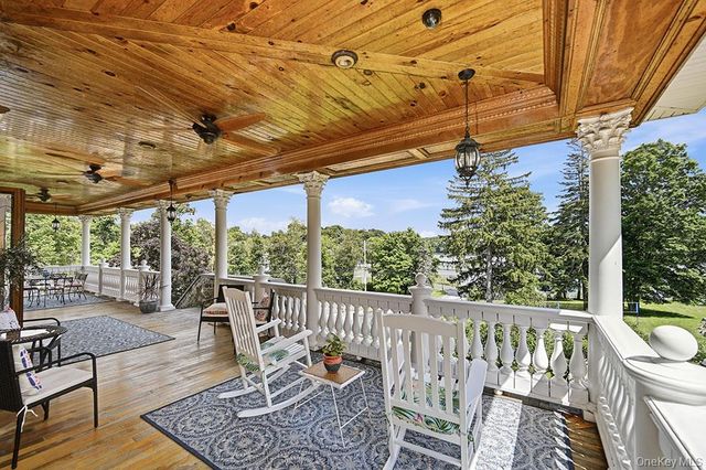 7 Lake Avenue, Monroe, NY 10950