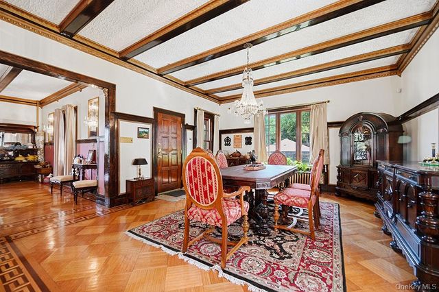 7 Lake Avenue, Monroe, NY 10950
