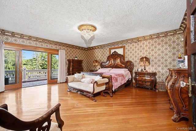 7 Lake Avenue, Monroe, NY 10950