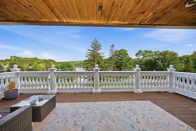 7 Lake Avenue, Monroe, NY 10950