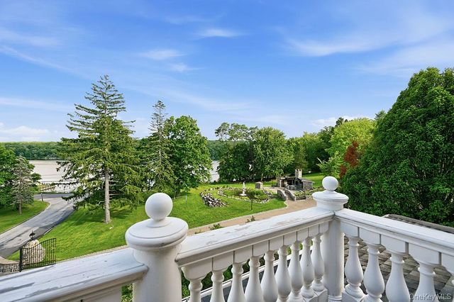 7 Lake Avenue, Monroe, NY 10950