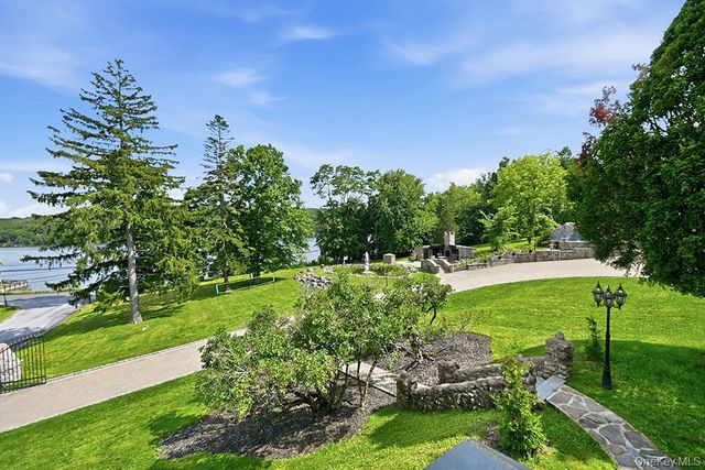7 Lake Avenue, Monroe, NY 10950