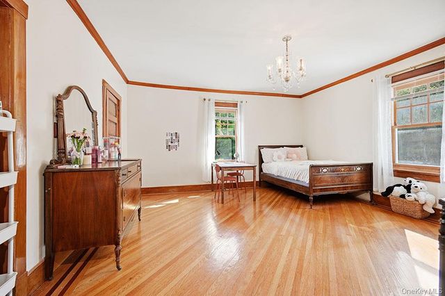 7 Lake Avenue, Monroe, NY 10950